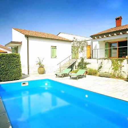 Spacious Villa In Parecag With A Swimming Pool Sečovlje 외부 사진